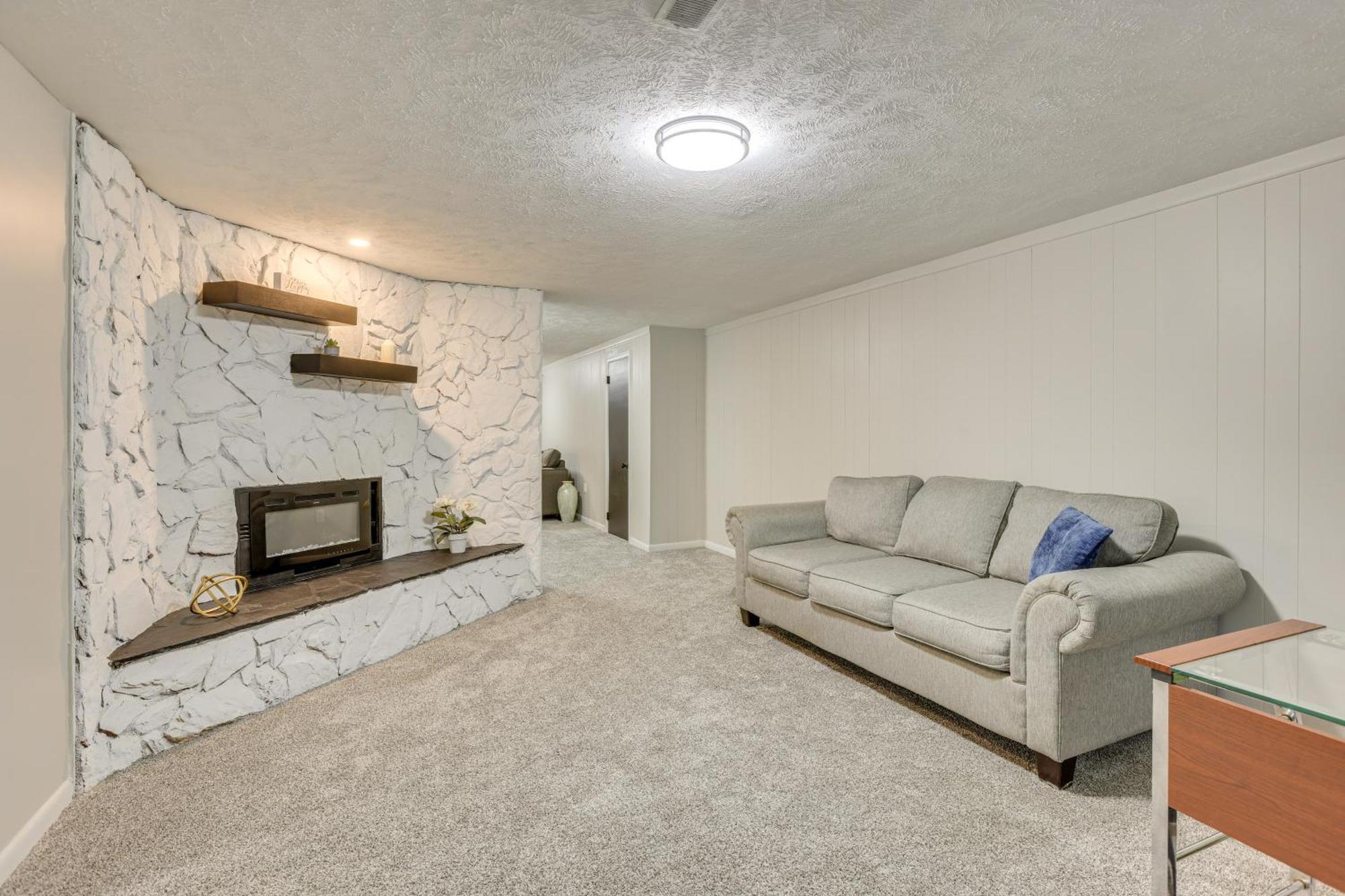 Spacious Omaha Home With Patio And Yard, Pets Welcome! エクステリア 写真