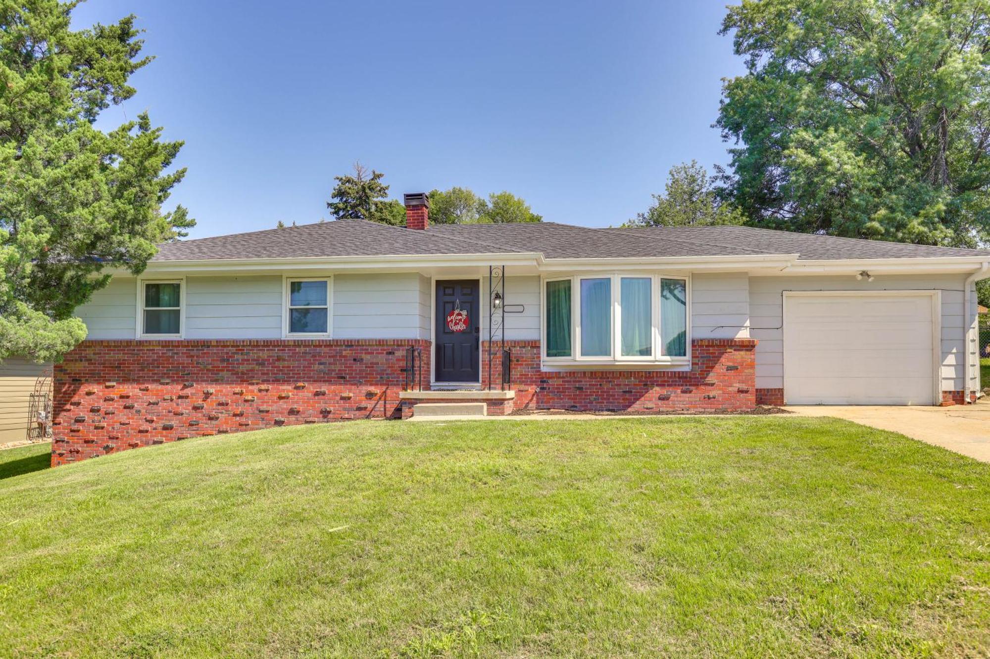 Spacious Omaha Home With Patio And Yard, Pets Welcome! エクステリア 写真